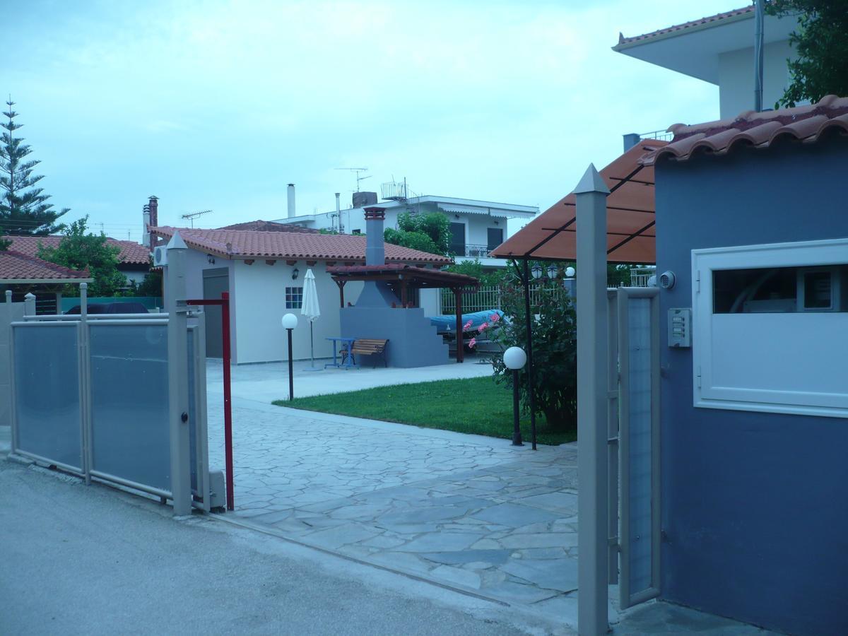Rea'S House Vrachati Exterior photo